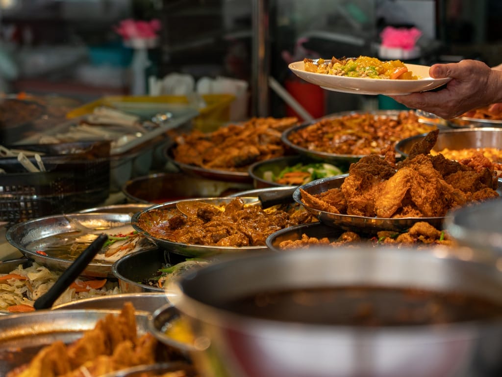 Must-Try Singaporean Hawker Food Stalls